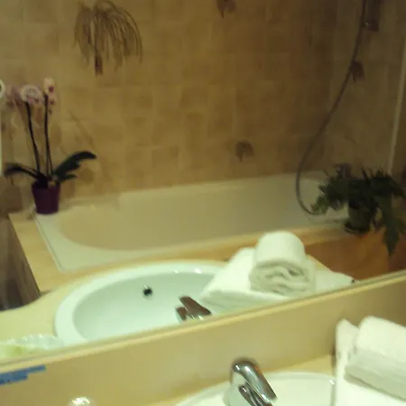 Logis Les 3b 3* Nouilhan