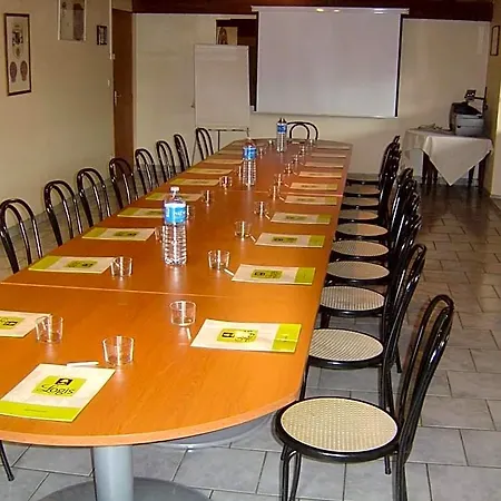 Logis Les 3b Hotel