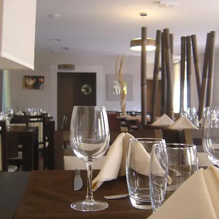 Logis Les 3b Szálloda